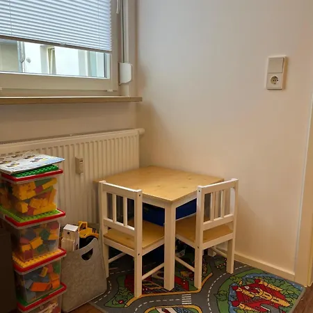 Modernes Apartment, 2 Zimmer, Kueche, Playmobil Funpark * Zirndorf